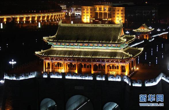 高清：“塞外小北京”夜景美如画