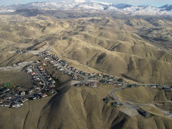 美国西部穷山沟里的住宅