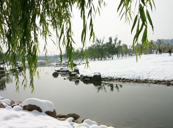 西安古城赏最美雪景 漫步其中恍如仙境