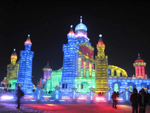 哈尔滨玲珑剔透的冰雪大世界(组图)