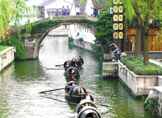走入绍兴最深处：看一看鲁迅故里 坐一坐乌篷船