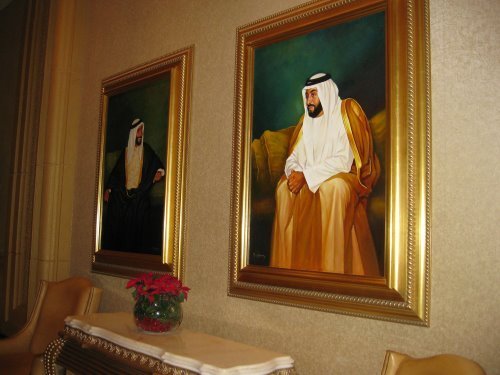 走进奢华的迪拜生活：一个车牌价值60万(组图)