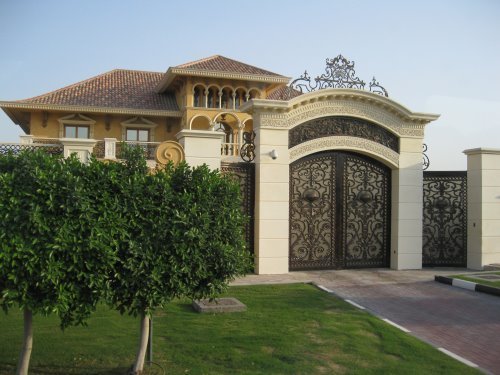 走进奢华的迪拜生活：一个车牌价值60万(组图)