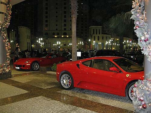 走进奢华的迪拜生活：一个车牌价值60万(组图)