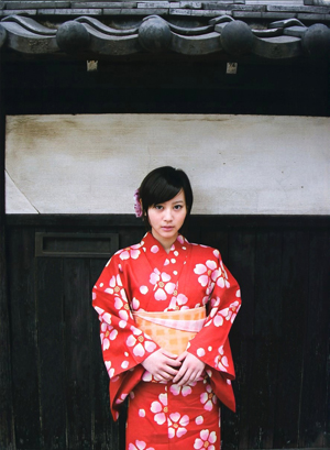 日本女人华丽和服背后的尴尬“秘密”