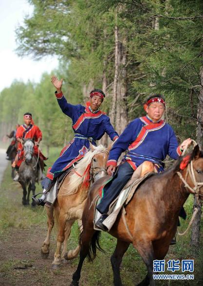 走进鄂伦春族“古伦木沓节”