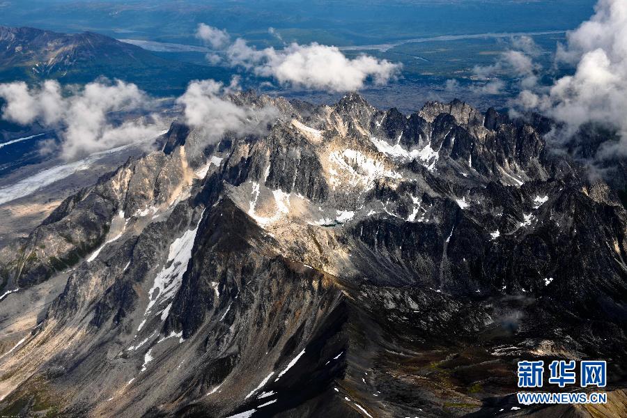 高清大图：鸟瞰阿拉斯加山脉