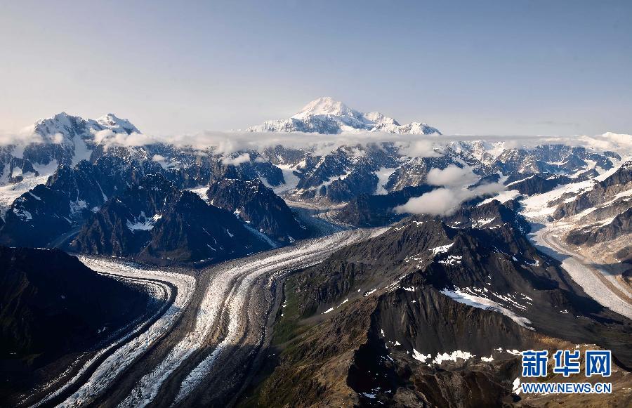 高清大图：鸟瞰阿拉斯加山脉