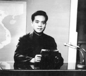 赵忠祥罗京白岩松 央视主播年轻照曝光!
