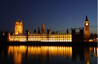 移民英国风潮涌动 侨外专家提醒要谨慎