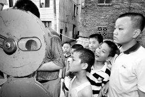文化视点:农民啥时能在家门口看上新上映的电影?