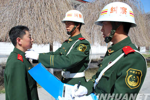 武警新疆塔城边防支队加强督察纠察展示边防形