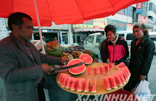 新疆农二师29团无公害早熟西瓜抢鲜上市价格