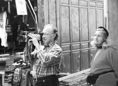 云南迪庆:香格里拉引来众多老外定居经商