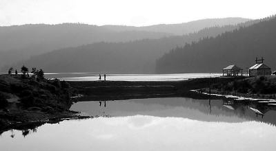 云南迪庆:香格里拉引来众多老外定居经商