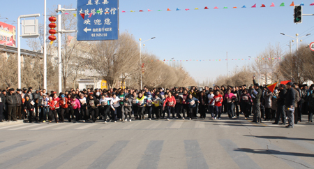 新疆且末：给力节日文体活动