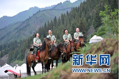 丹心映边陲 大爱动天山——记武警新疆总队医院院长庄仕华