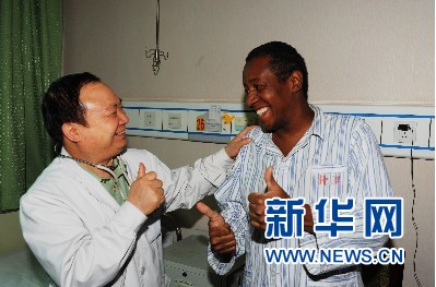 丹心映边陲 大爱动天山——记武警新疆总队医院院长庄仕华