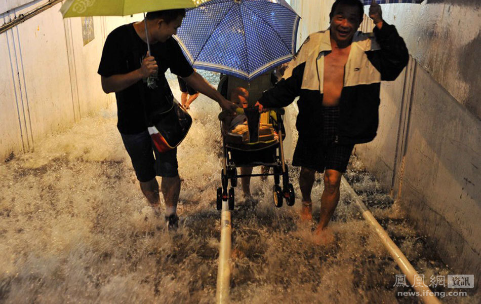 北京暴雨惊人景象