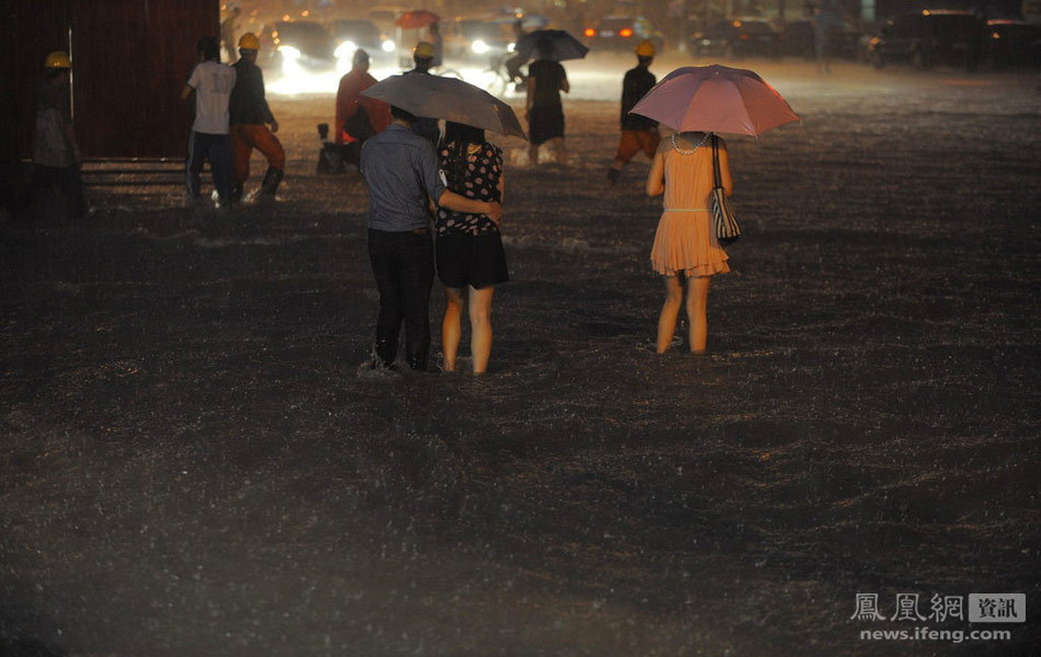 北京暴雨惊人景象