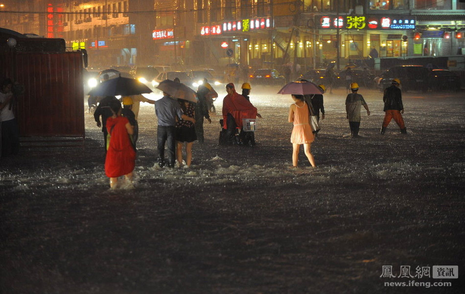 北京暴雨惊人景象