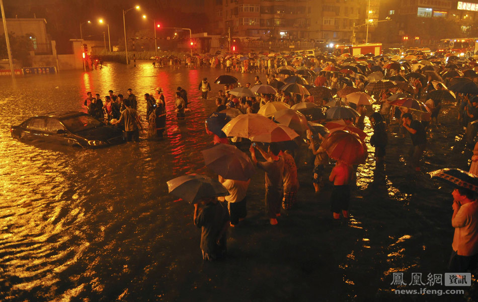 北京暴雨惊人景象
