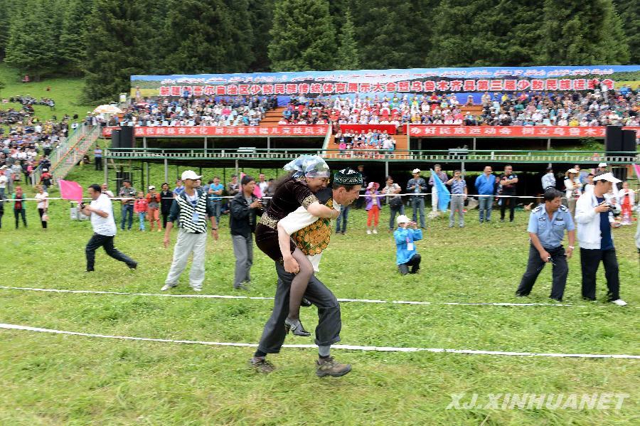 少数民族传统体育展风采