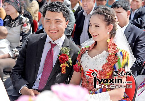 兵团南疆少数民族集体婚礼在新疆阿拉尔市举行