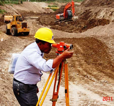 且末县加快河北唐山援建自然沟改造工程进度