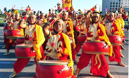 第七届新疆国际旅游节在克拉玛依启幕