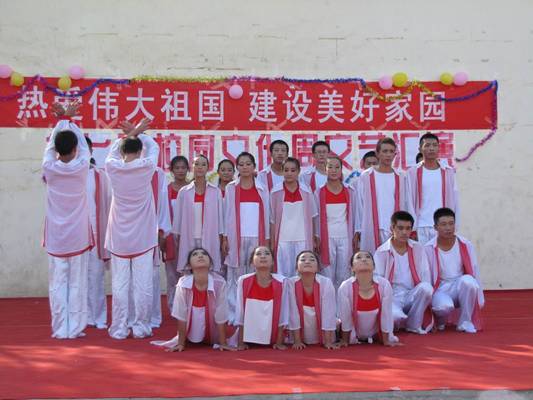 和硕一中“校园文化周”活动精彩纷呈
