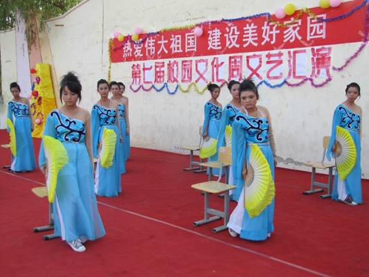 和硕一中“校园文化周”活动精彩纷呈