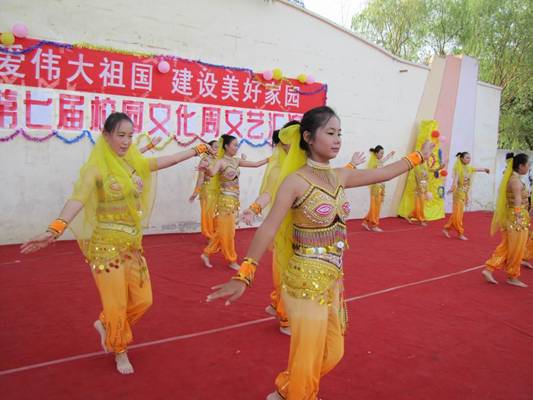 和硕一中“校园文化周”活动精彩纷呈
