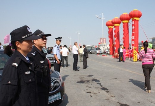 奎屯市公安局圆满完成新疆汽贸园重点培育市场授牌仪式安保工作