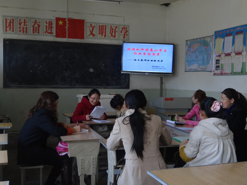 青河：阿热勒乡第一中学积极组织骨干老师开展教研活动
