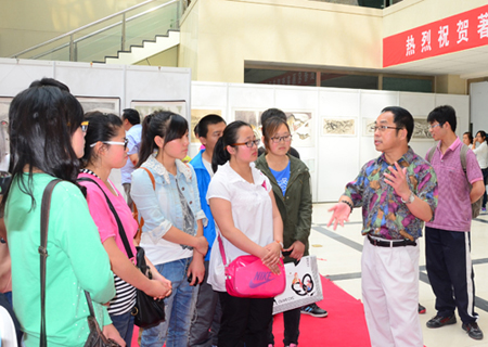 李鸣泉受聘石河子大学客座教授 个人画展引关注