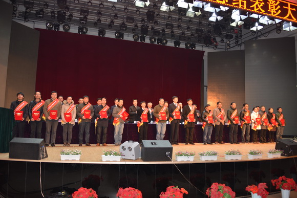 霍城县32名援疆干部和专业技术人才受表彰