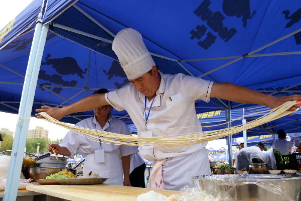 第二届新疆(托克逊)拌面文化旅游节开幕[3]