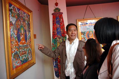 罗布斯达唐卡作品展在拉萨开展