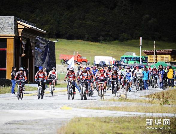 自行车——西藏林芝环鲁朗自行车赛开赛