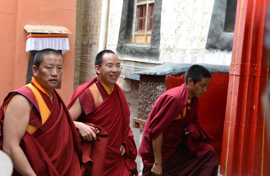 班禅结束在西藏的各项活动返回北京