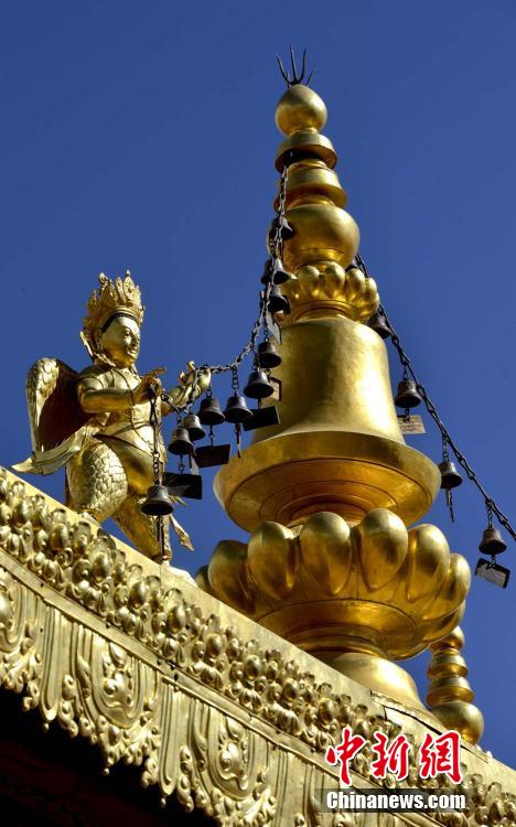 西藏大昭寺史上最大规模金顶维修竣工