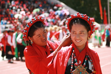 第九届西藏日喀则地区珠峰文化旅游节开幕