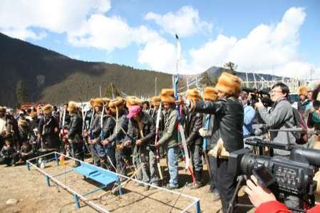 藏民村落:开放中守护传统