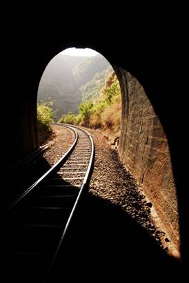 金飞豹和费宣徒步重走滇越铁路