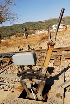 金飞豹和费宣徒步重走滇越铁路