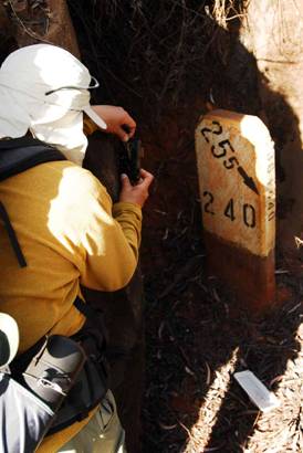 金飞豹和费宣徒步重走滇越铁路