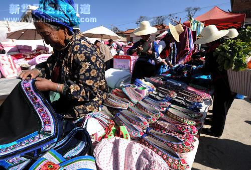 白族群众迎新春