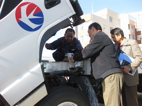 东航云南分公司牢牢把住春运安全关