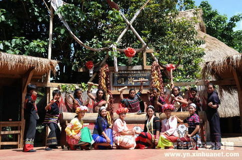 云南民族村 静候游客来